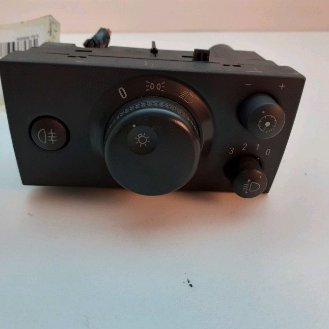 Interrupteur commande de phares occasion  Opel MERIVA A Monospace (X03) 1.6 16v (e75) (2003-2006)   9185413  1