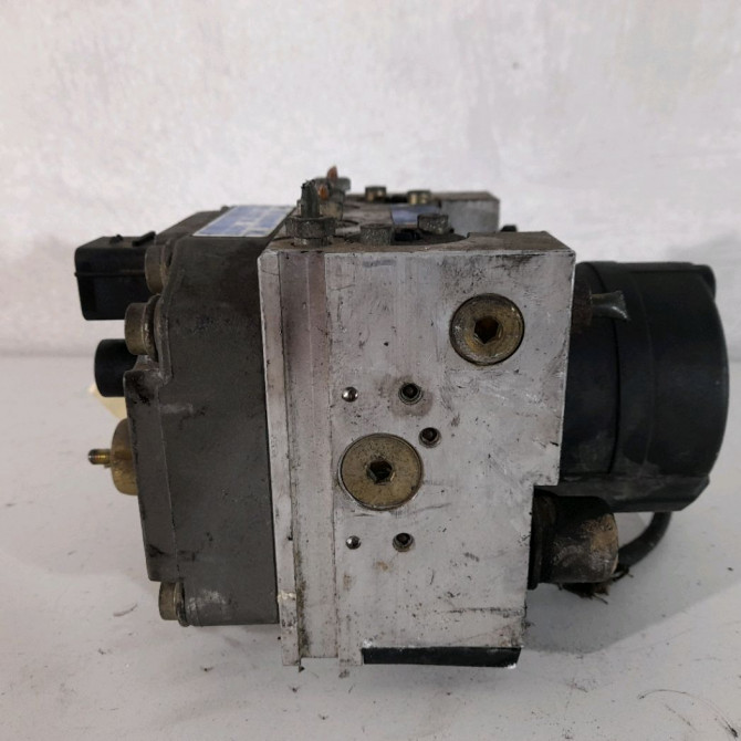 Unité hydraulique ABS occasion  Land rover FREELANDER I Soft Top (L314) 2.0 di 4x4 (1998-2006)   SRB10123099  4