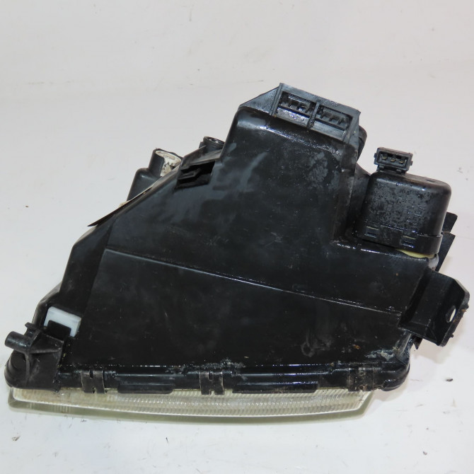 Phare droit occasion  Audi A4 B5 (8D2) 1.9 tdi (1995-2000) 4 portes   8D0941004A  4