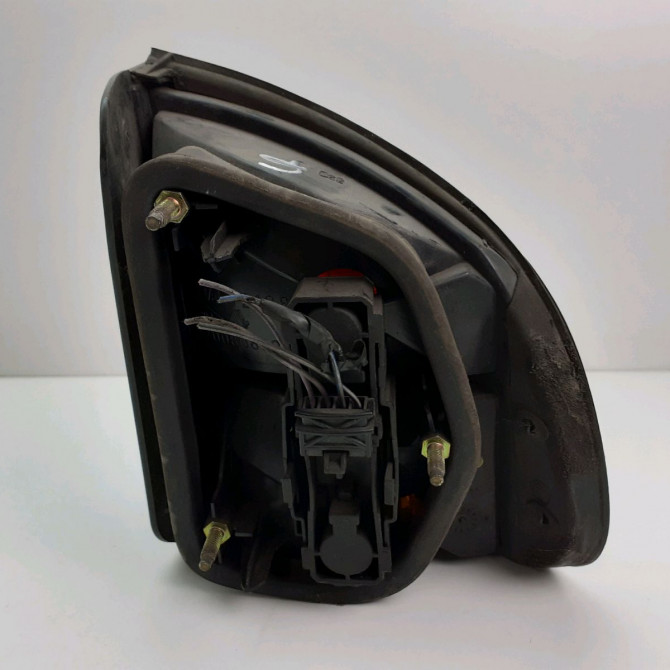 Feu arrière gauche occasion  Renault SAFRANE I (B54_) 2.1 dt (b546) (1993-1996)   7701035699  2