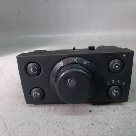 Interrupteur commande de phares occasion  Opel SIGNUM 3/5 portes (Z03) 2.2 dti (f48) (2003-2004)   24454625 