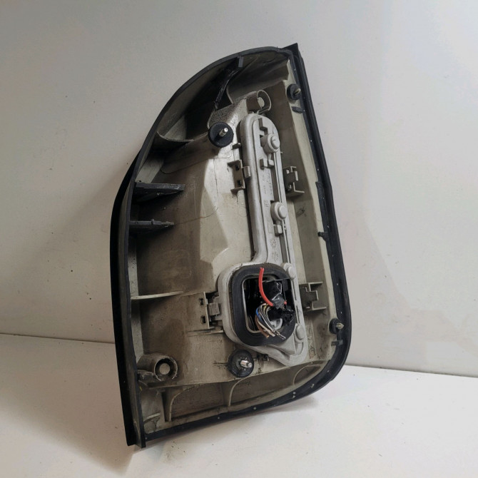 Feu arrière gauche occasion  Opel ZAFIRA A Monospace (T98) 2.2 dti 16v (f75) (2002-2005) 5 portes   93175677  2