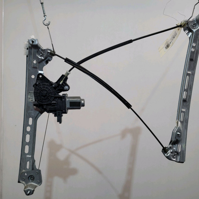 Mecanisme + moteur lève-glace avant droit occasion  Renault MEGANE IV 3/5 portes (B9A/M/N_) 1.5 dci 90 (b9a1) (2015)   807206746R  1