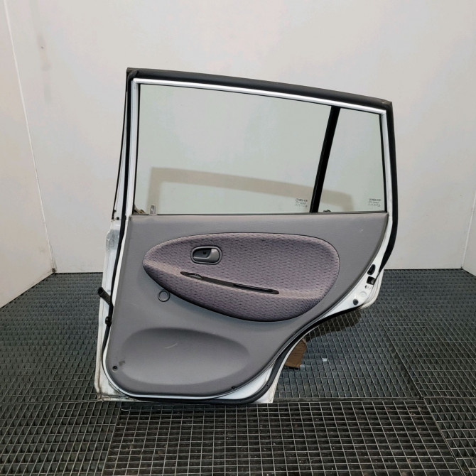 Porte arrière droite occasion  Kia RIO I 3/5 portes (DC) 1.5 16v (2000-2005)   77004FD310  2