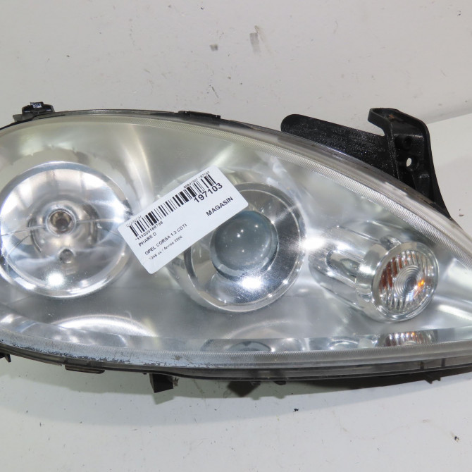Phare droit occasion  Opel CORSA C (X01) 1.3 cdti (f08, f68) (2003-2009)   13237262  1