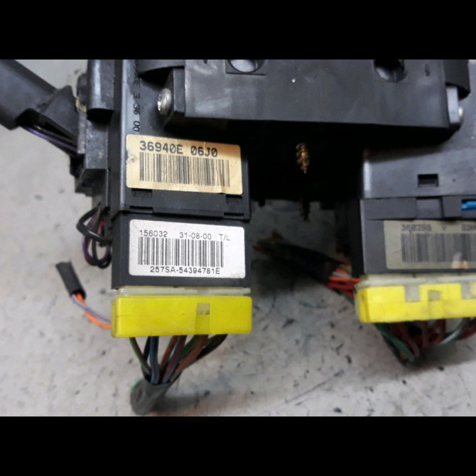 Bloc commodos occasion  Nissan TERRANO II (R20) 2.7 tdi 4wd (1996-2007)   255608F220  5