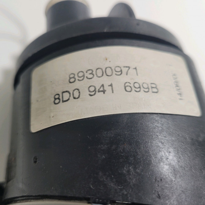 Phare antibrouillard avant gauche occasion  Audi A4 B5 Avant (8D5) 1.9 tdi (1996-2001)   8D0941699B  3