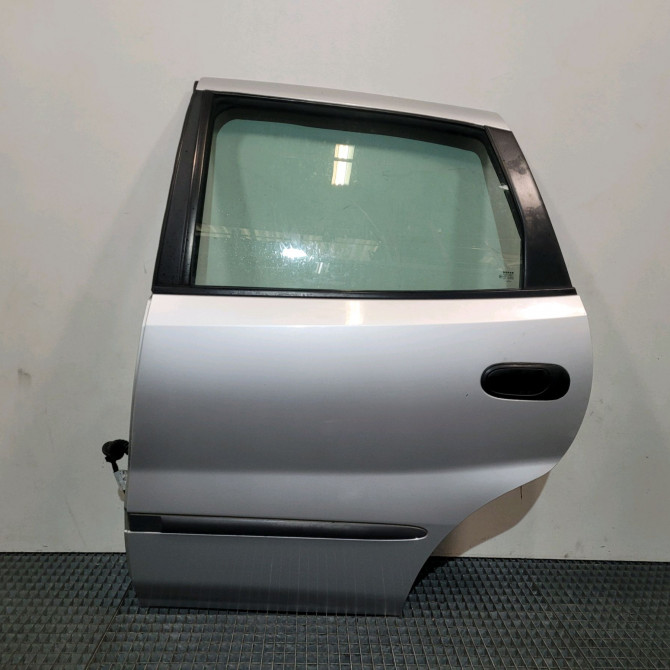 Porte arrière gauche occasion  Nissan ALMERA TINO (V10) 1.8 (2000-2006)   821014U130  1