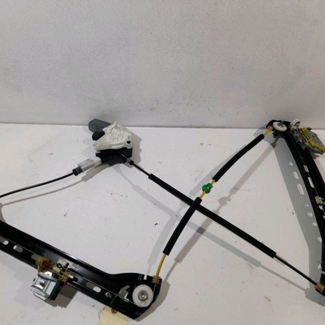 Mecanisme + moteur lève-glace avant droit occasion  Mercedes-benz CLASSE C Coupé (C205) Amg c 63 s (205.387) (2016)   2057200446  1