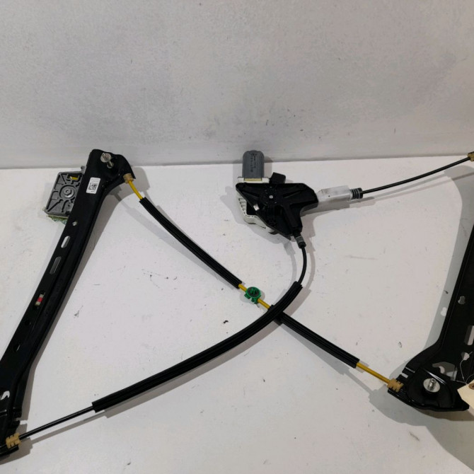 Mecanisme + moteur lève-glace avant droit occasion  Mercedes-benz CLASSE C Coupé (C205) Amg c 63 s (205.387) (2016)   2057200446  3