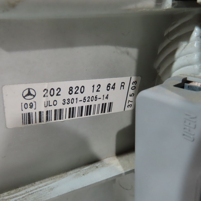 Feu arrière droit occasion  Mercedes-benz CLASSE C (W202) C 180 (202.018) (1993-2000)   2028201264  2