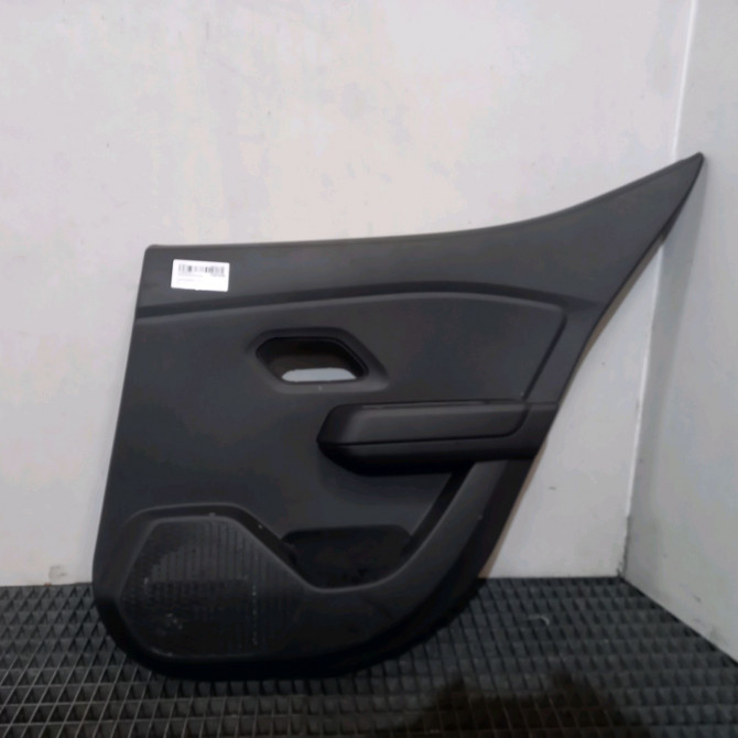 Garniture porte ard occasion  Dacia SANDERO III 1.0 tce 100 eco-g (2021)   829A05886R  1