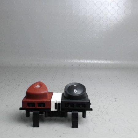 Bouton de warning occasion  RENAULT MEGANE II Phase 2 01-2006->06-2009   8200407415 