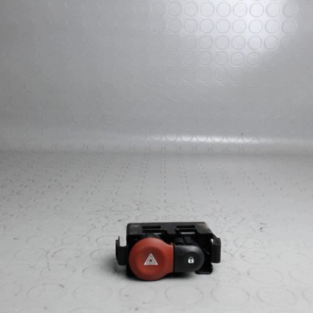 Bouton de warning occasion  RENAULT CLIO III Phase 1 09-2005->03-2009 1.5 DCI 85ch   252103766R 