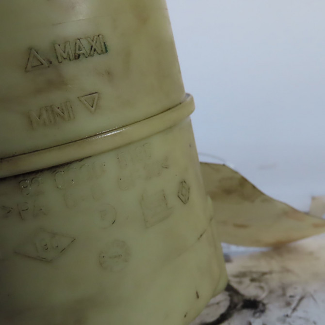 Reservoir pompe direction occasion  Dacia SANDERO 1.4 mpi lpg (2009)   8200005185  2