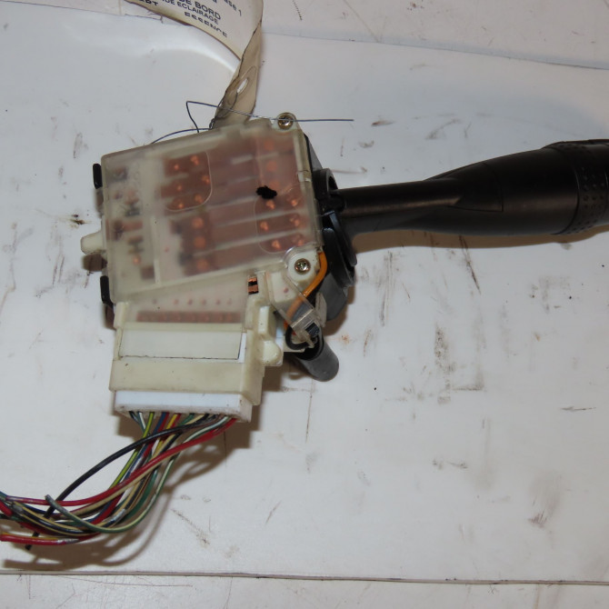 Commande eclairage occasion  TOYOTA YARIS I Phase 1 04-1999->03-2003 70 VVTI   8416552020  3