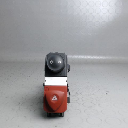 Bouton de warning occasion  RENAULT MEGANE II Phase 1 09-2003->12-2005 1.5 DCI 80ch   8200107808 