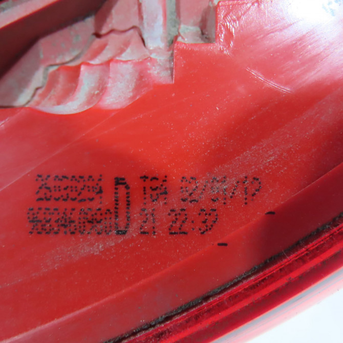 Feu arrière intérieur droit occasion  Peugeot 3008 Monospace (0U_) 1.6 hdi (2009-2016) 5 portes   6351HE  2