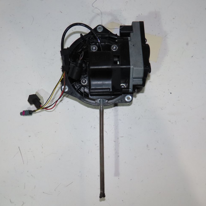 Actionneur serrure hayon occasion  Volkswagen vw GOLF VII (5G1, BQ1, BE1, BE2) 1.6 tdi (2012-2017)   5G0827469F  3