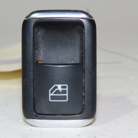 Commande lève-glace porte avant droite occasion  Mercedes-benz CLASSE A (W176) A 180 cdi / d (176.012) (2012-2018)   20490581029107 