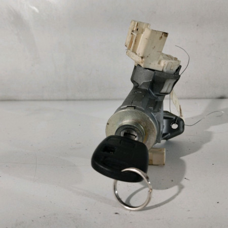 Antivol de direction occasion  Toyota YARIS (_P9_) 1.33 vvt-i (nsp90_) (2008-2011)   450200D040 