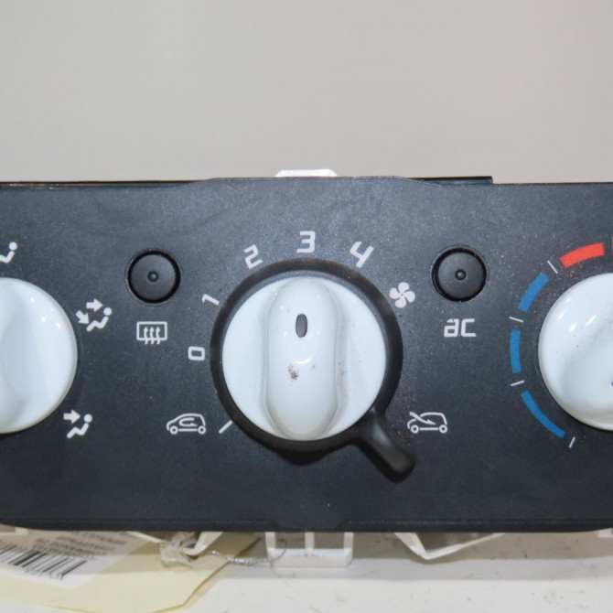 Commande de chauffage occasion  Renault TWINGO II (CN0_) 1.2 16v (cn0k, cn0v) (2007) 3 portes   7701067954  1