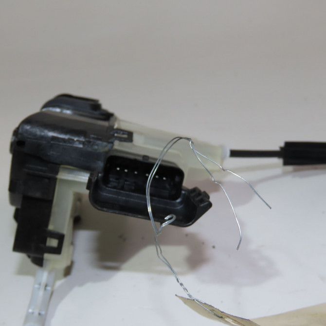 Serrure porte arg occasion  Citroën C5 AIRCROSS (A_) 1.2 puretech 130 (arhnsj) (2018)   9844511380  2