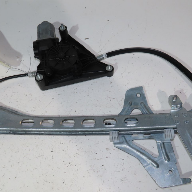 Mecanisme + moteur lève-glace avant droit occasion  Peugeot 108 1.0 vti 72 (2018)   B001019380  3