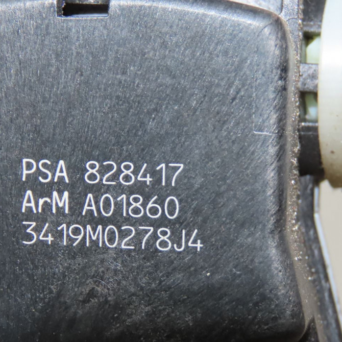 Serrure porte coulissante g occasion  Peugeot PARTNER TEPEE 1.6 hdi 16v (2008) 5 portes   9137N4  4