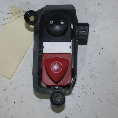 Bouton de warning occasion  Renault SCÉNIC II (JM0/1_) 1.9 dci (jm14) (2005-2008) 5 portes   8200107808 