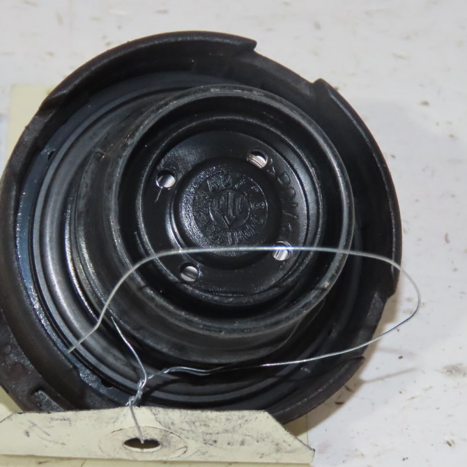 Bouchon reservoir a carburant occasion  Volkswagen vw POLO V (6R1, 6C1) 1.4 (6r1) (2009-2014)   6R0201550C  2