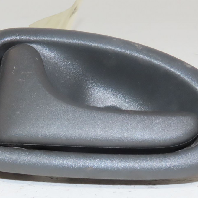 Poignee int porte avg occasion  Renault MEGANE Scenic (JA0/1_) 1.6 16v (ja0b, ja04, ja11, ja00) (1998-1999)   8200199928  1