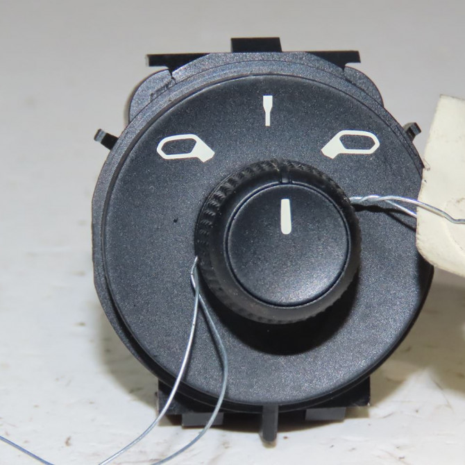 Commande rétroviseurs extérieures électriques occasion  Citroën C4 CACTUS 1.2 vti 82 (2014) 5 portes   96673722ZD  1