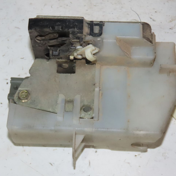 Serrure porte ard occasion  Renault CLIO II (BB_, CB_) 1.2 (bb0a, bb0f, bb10, bb1k, bb28, bb2d, bb2h, cb0a,... (1998-2010) 5 portes   7701469941  2