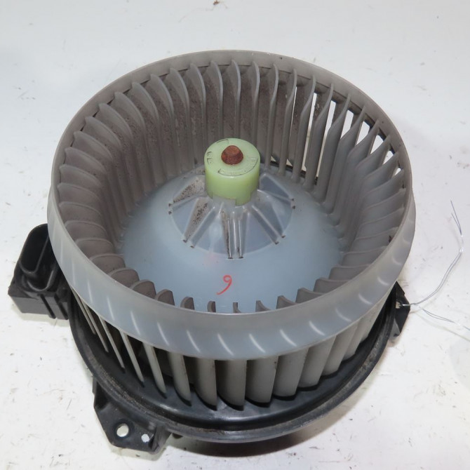Moteur ventilateur chauffage occasion  Toyota YARIS (_P9_) 1.3 vvt-i (scp90_) (2005-2010)   871030D101  1