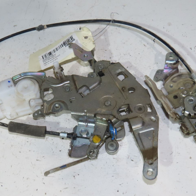 Serrure porte coulissante g occasion  Nissan NV200 Camionnette 1.5 dci 90 (m20, m20m) (2011)   82501JX00A  1