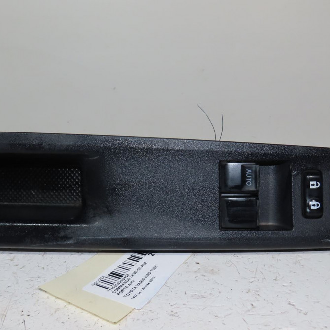 Commande lève-glace porte avant gauche occasion  Toyota YARIS (_P13_) 1.5 hybrid (nhp130_) (2012)   848200D200  1