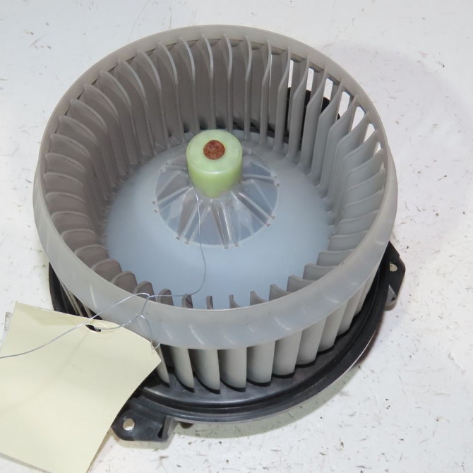 Moteur ventilateur chauffage occasion  Toyota YARIS (_P13_) 1.5 hybrid (nhp130_) (2012)   871030D220  1