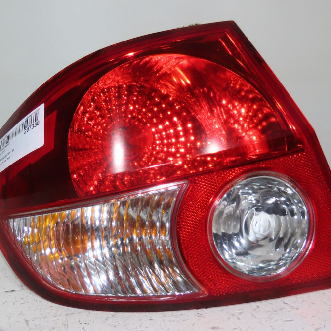 Feu arrière gauche occasion  Hyundai GETZ (TB) 1.1 (2002-2005)   924011C010  1