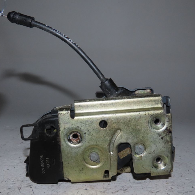 Serrure porte ard occasion  Renault LAGUNA II Grandtour (KG0/1_) 1.9 dci (kg0g) (2001-2007)   8200009153  3