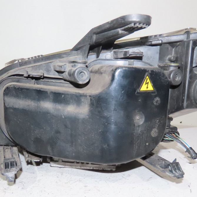 Phare droit occasion  Ford FOCUS C-MAX (DM2) 1.8 (2004-2007)   1347465  3