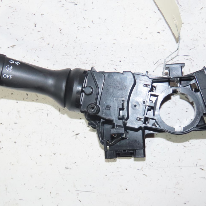 Commande eclairage occasion  Toyota YARIS (_P9_) 1.0 vvt-i (ksp90_) (2005-2011) 5 portes   841400D090  1