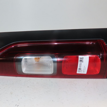 Feu arrière droit occasion  Nissan NV300 Camionnette (X82) 1.6 dci 125 (2016)   2655000Q0L 