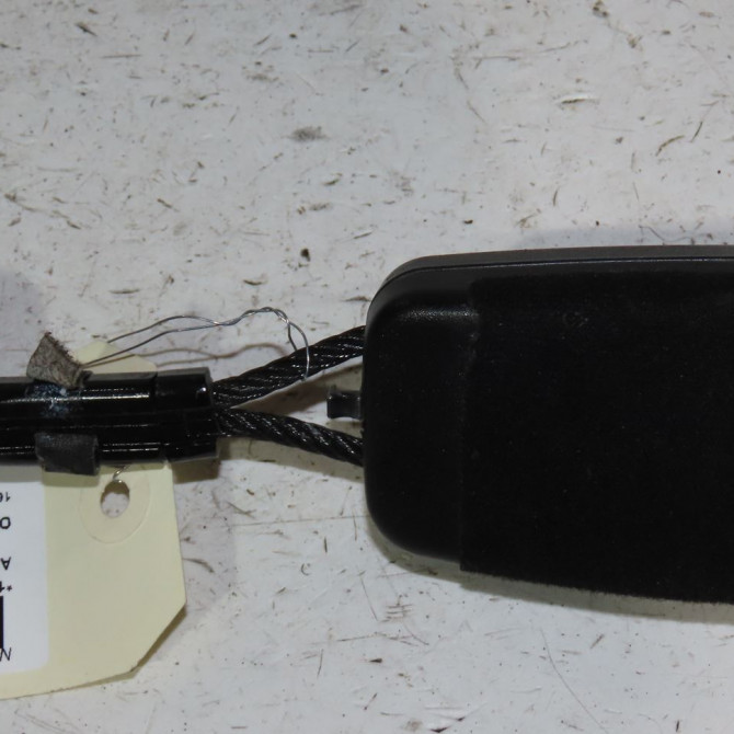 Ancrage ceinture arrière droit occasion  Opel MERIVA B Monospace (S10) 1.7 cdti (75) (2010-2017)   13307296  1