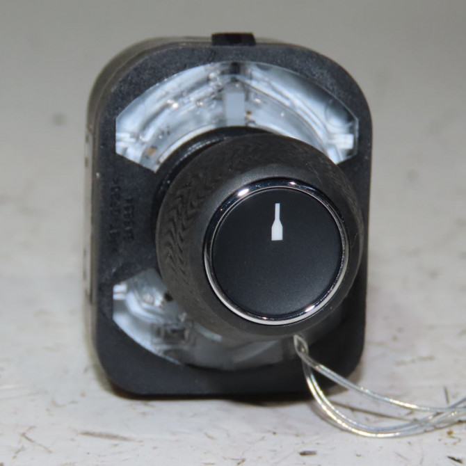 Commande retroviseur exterieur electrique gauche occasion  Citroën C3 III (SX) 1.2 puretech 82 (2018) 5 portes   96673722ZD  1