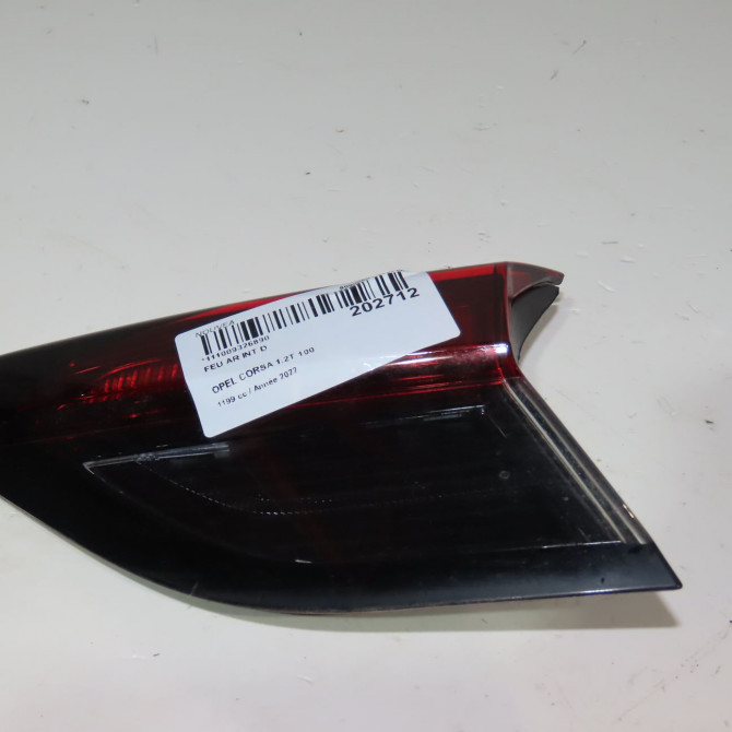 Feu arrière intérieur droit occasion  Opel CORSA F 1.2 (68) (2019)   9830096180  1