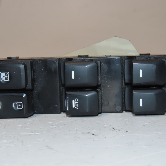 Commande lève-glace porte avant gauche occasion  Kia PICANTO II (TA) 1.2 (2011-2017)   935701Y500  1