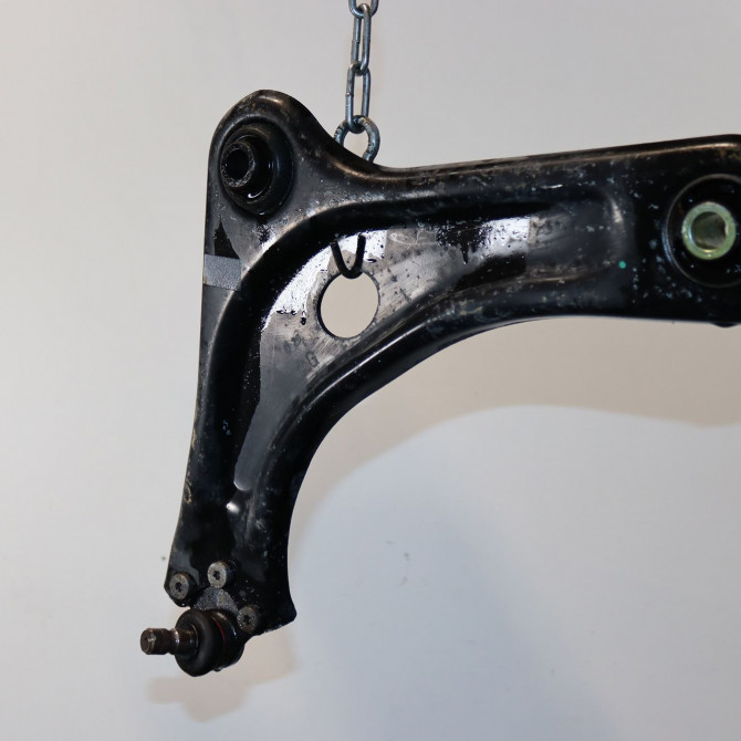 Triangle inf avd occasion  Citroën C3 III (SX) 1.2 puretech 82 (2018) 5 portes   9670771480  1