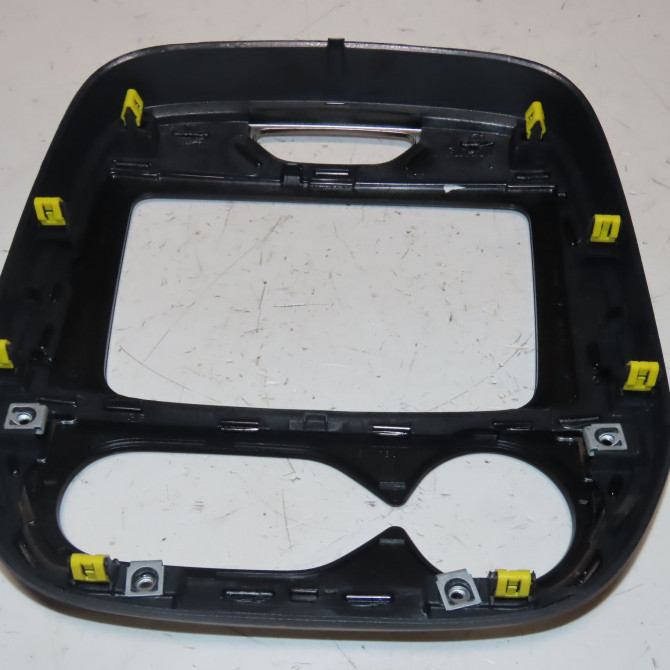 Console occasion  Renault CAPTUR I (J5_, H5_) 0.9 tce 90 (2013) 5 portes   682605493R  2