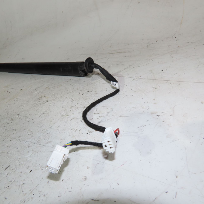 Verin gauche hayon occasion  Peugeot 3008 SUV (MC_, MR_, MJ_, M4_) 2.0 bluehdi 180 (2016)   9830769680  2